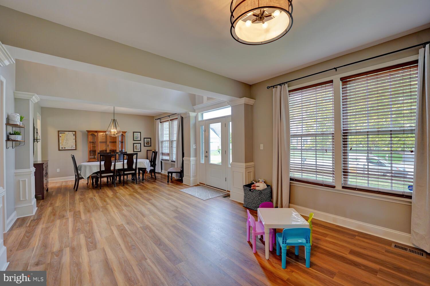 735 DORCHESTER COURT