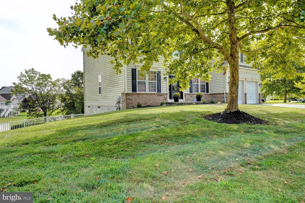 735 DORCHESTER COURT