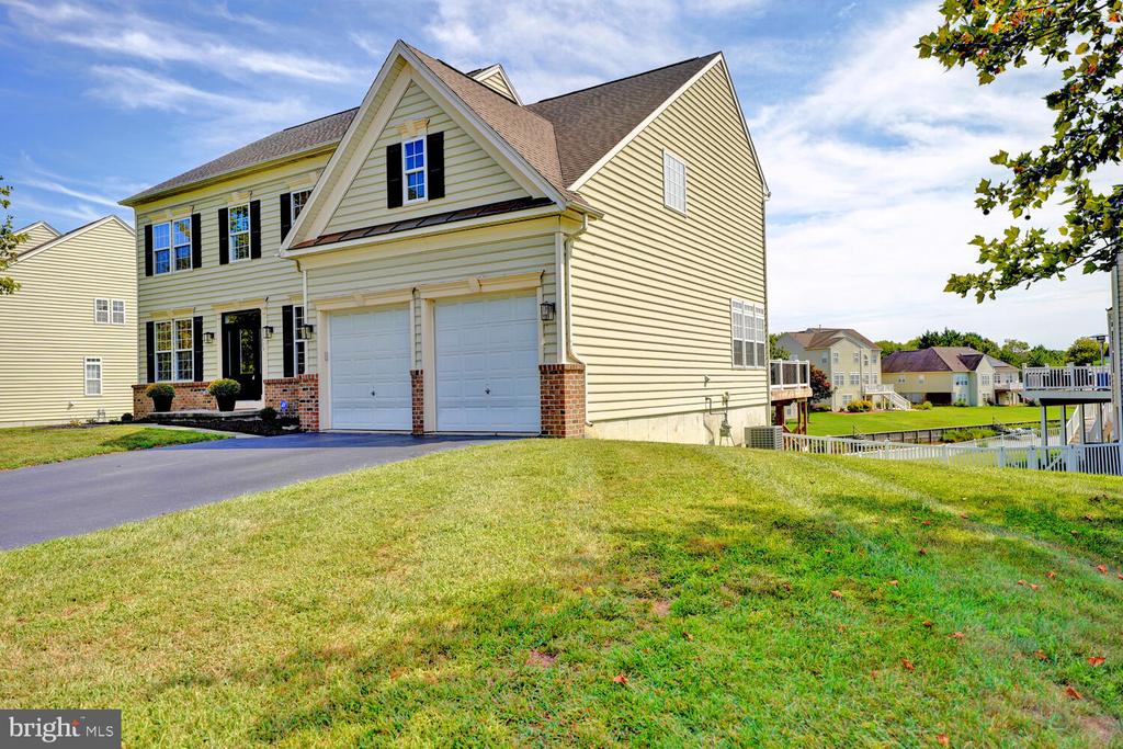 735 DORCHESTER COURT