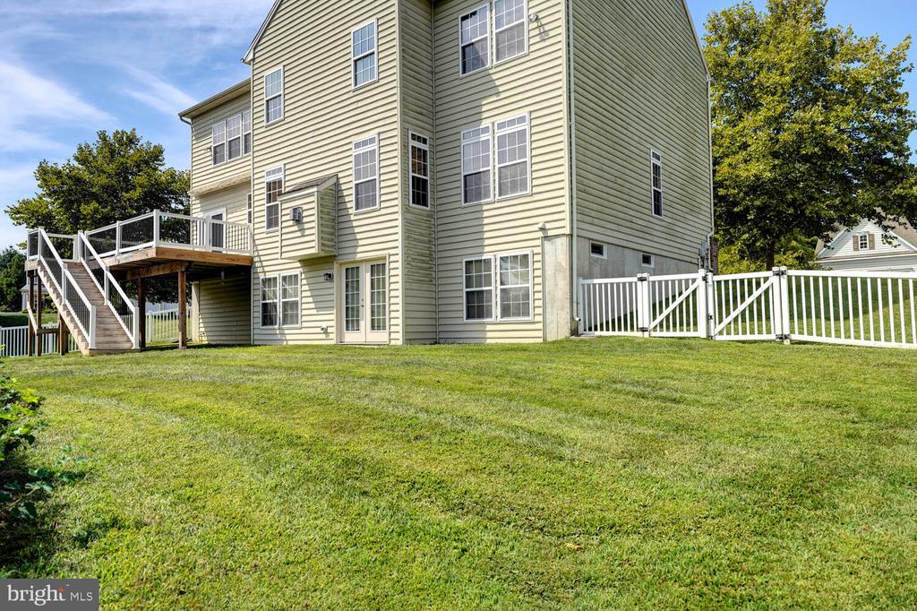 735 DORCHESTER COURT