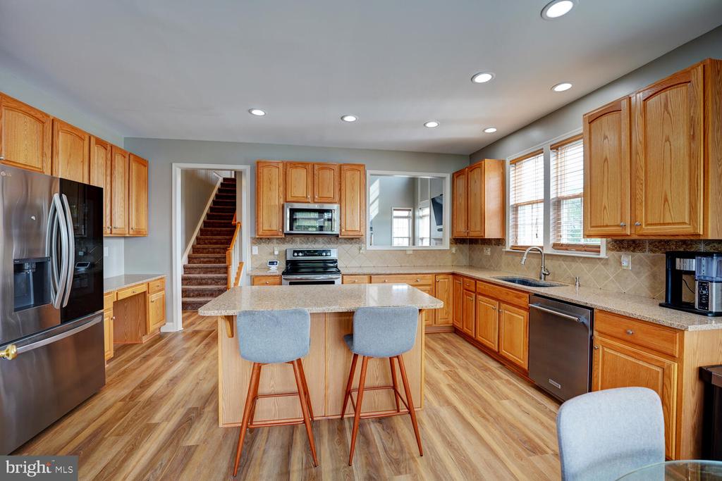 735 DORCHESTER COURT