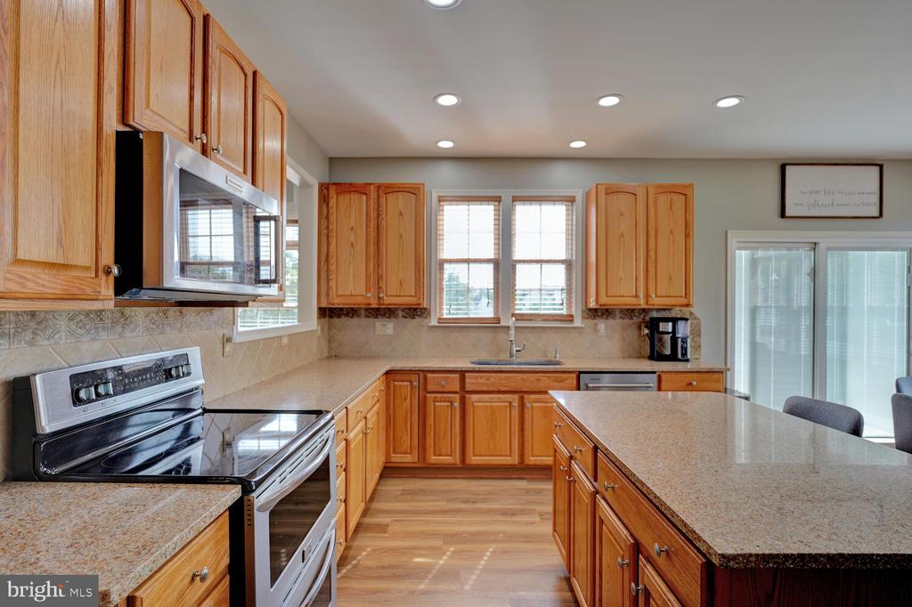 735 DORCHESTER COURT