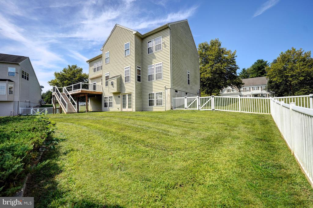 735 DORCHESTER COURT