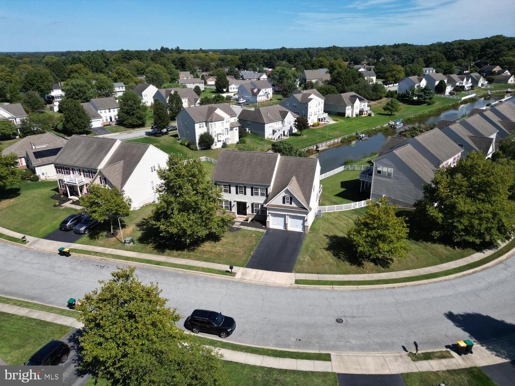 735 DORCHESTER COURT
