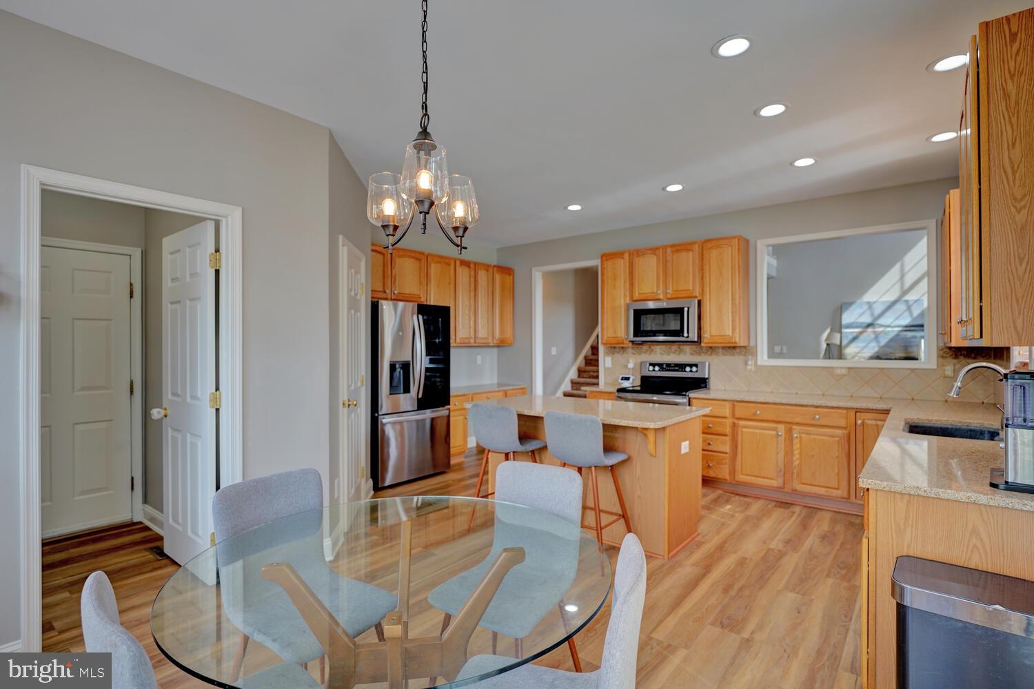 735 DORCHESTER COURT