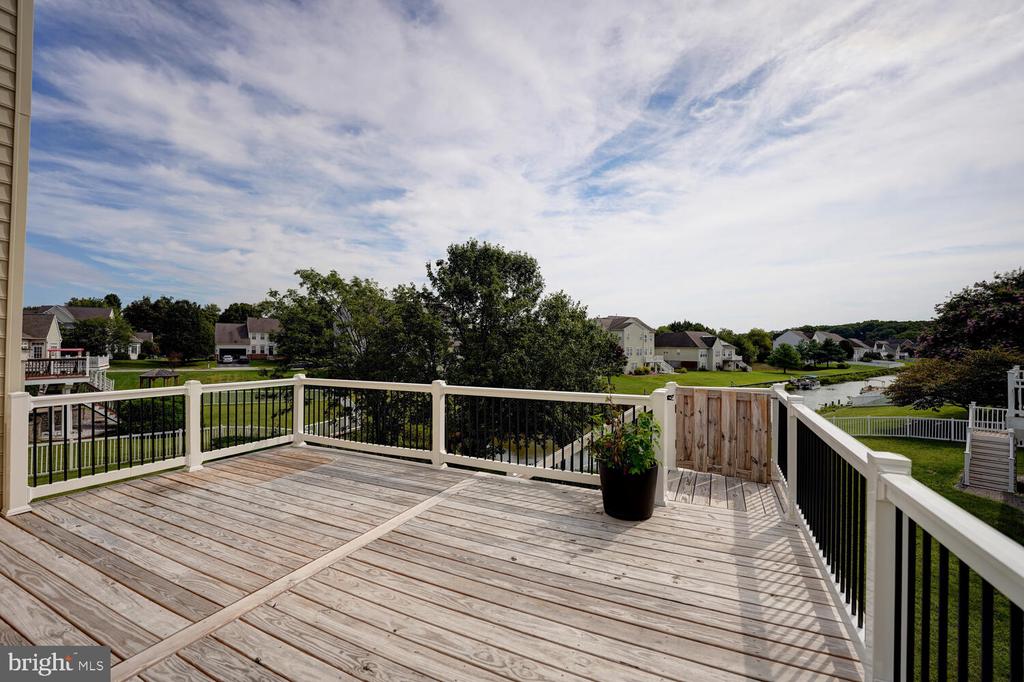735 DORCHESTER COURT