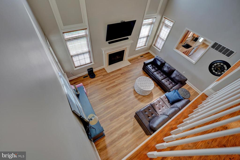 735 DORCHESTER COURT