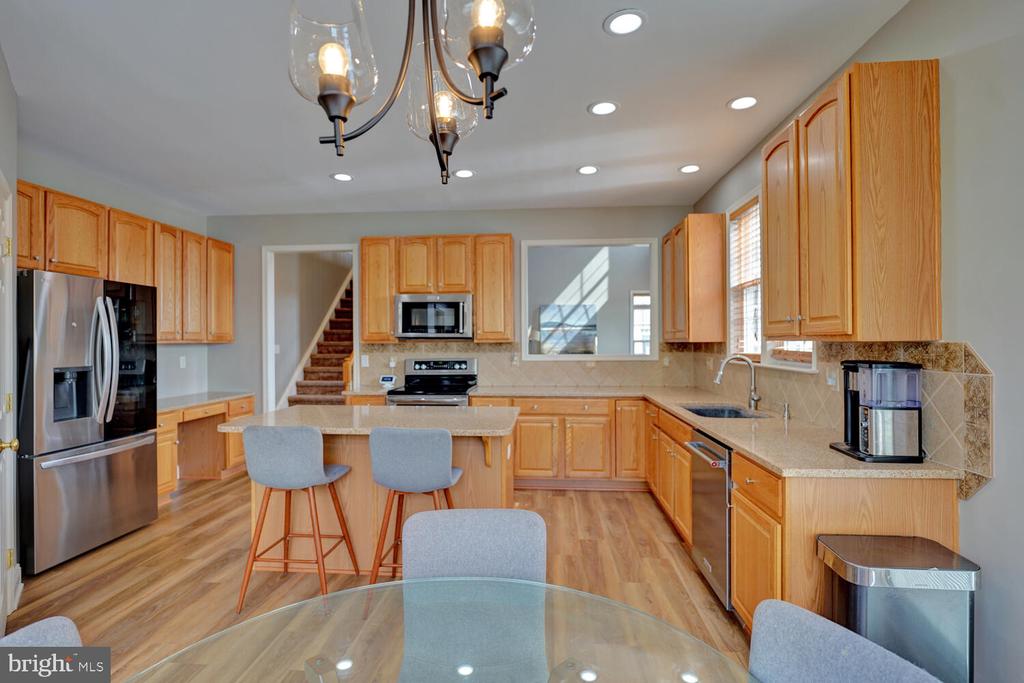 735 DORCHESTER COURT