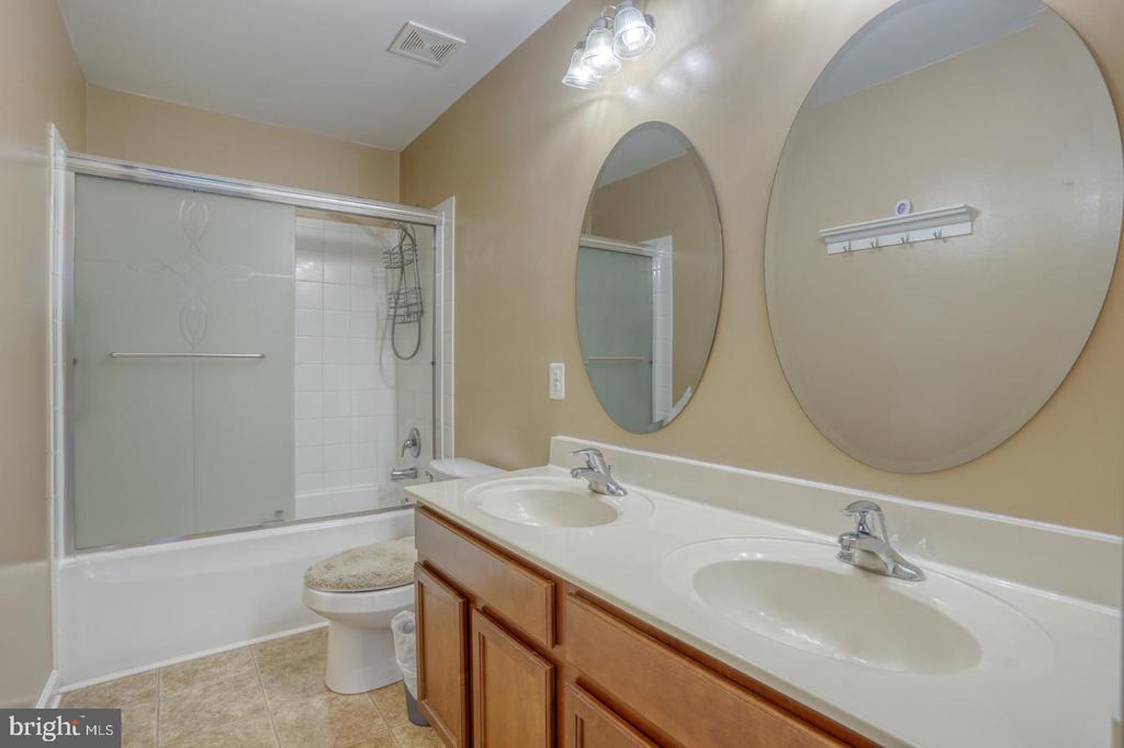 11 DEERBERRY DRIVE