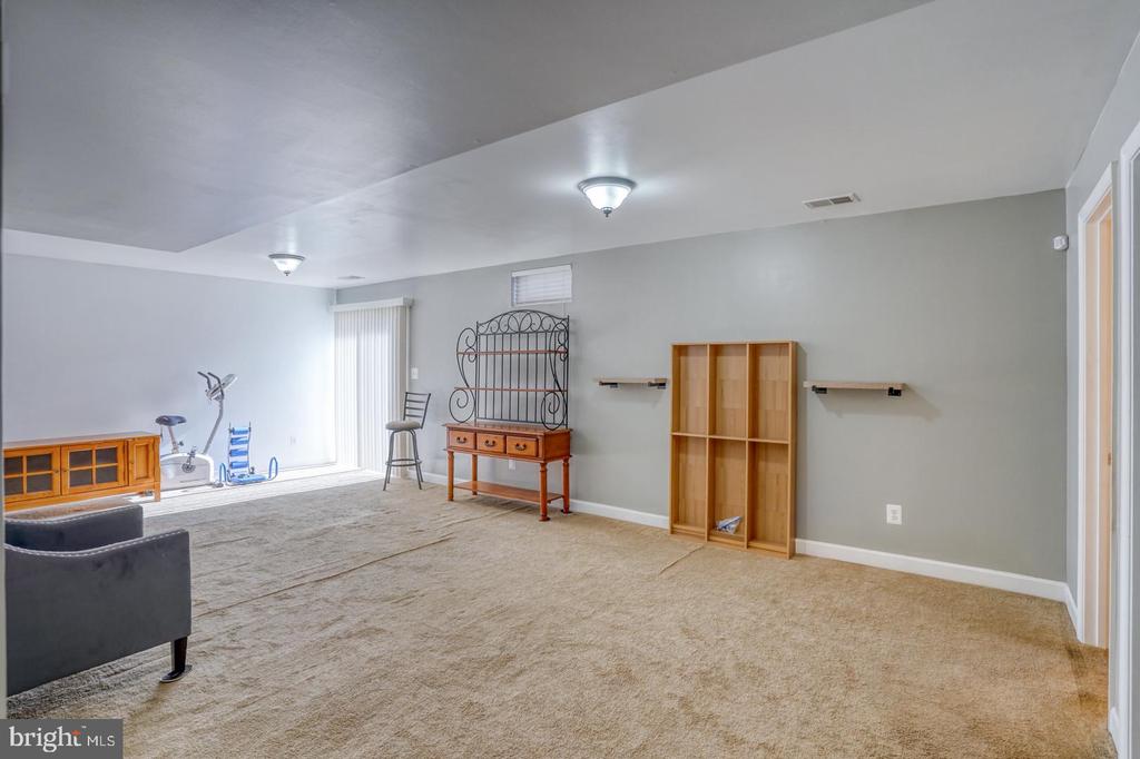 11 DEERBERRY DRIVE
