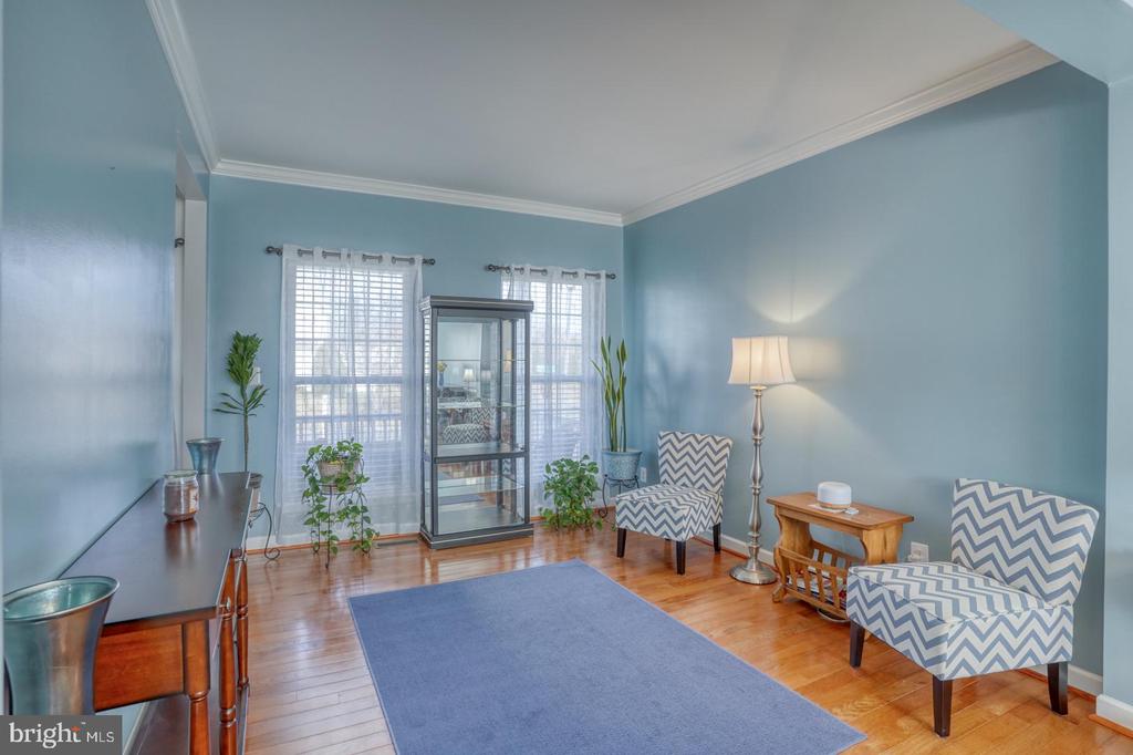 11 DEERBERRY DRIVE