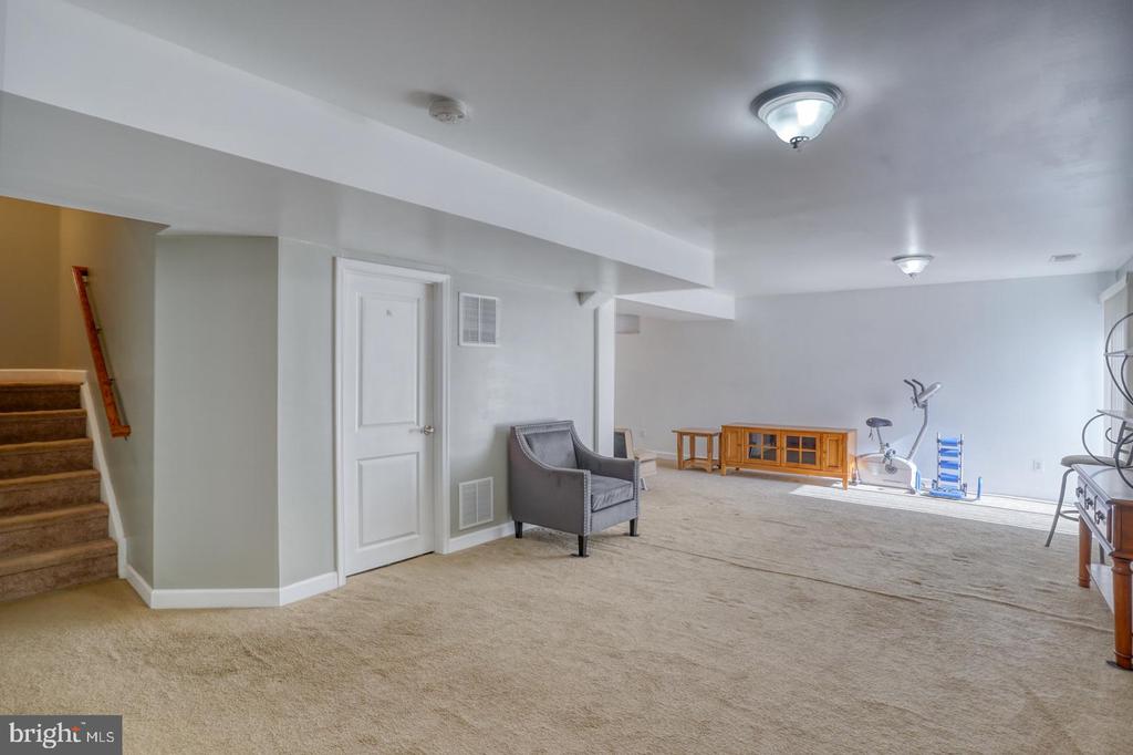 11 DEERBERRY DRIVE