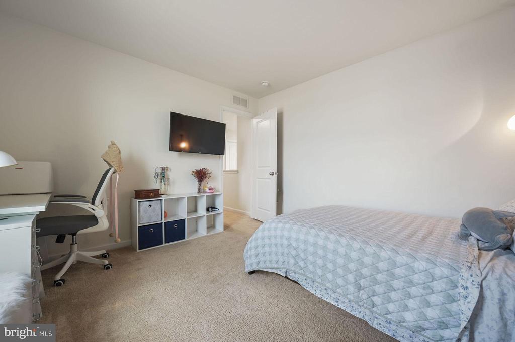 337 NOB HILL ROAD