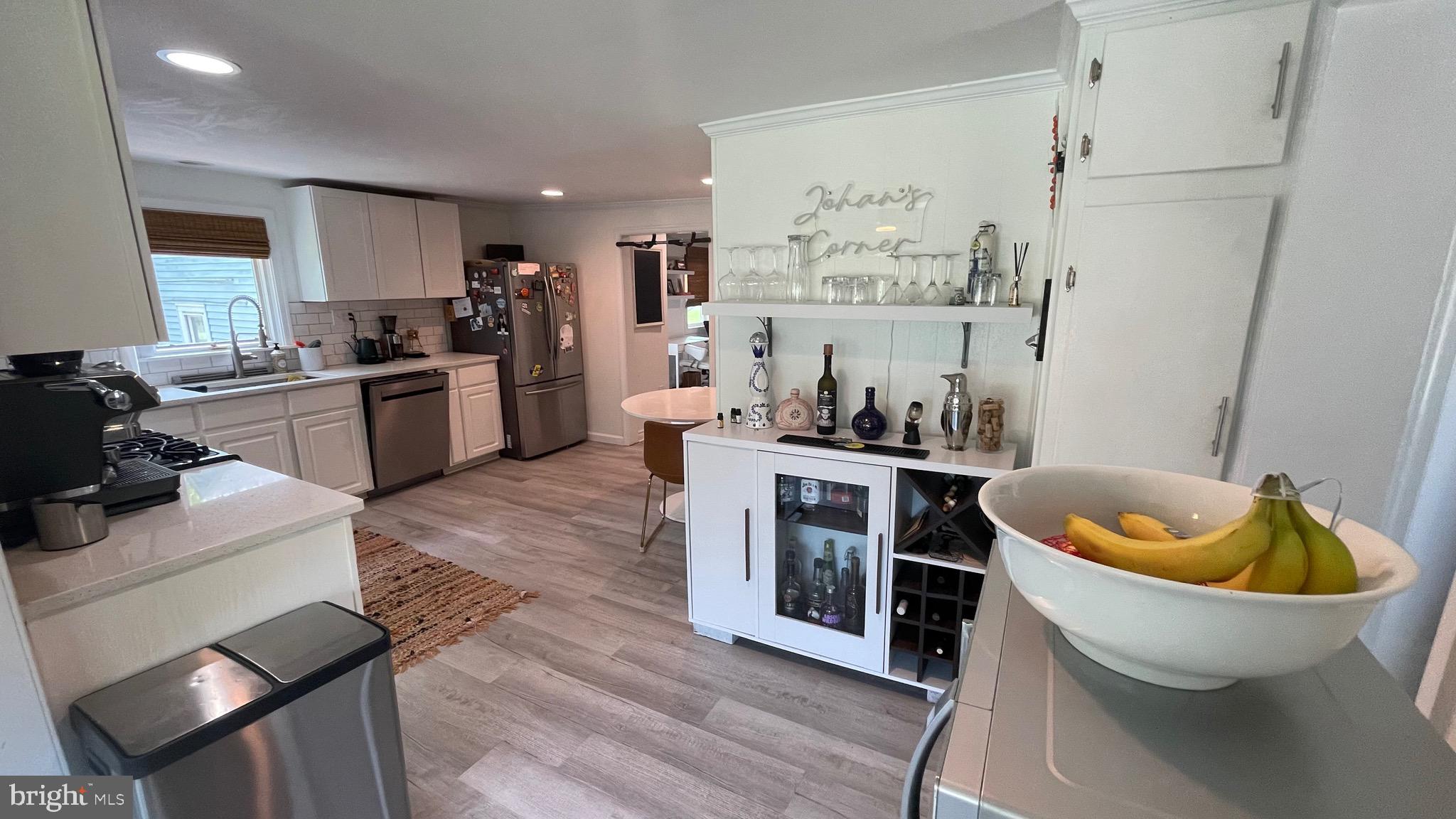 228 N RAILROAD AVENUE