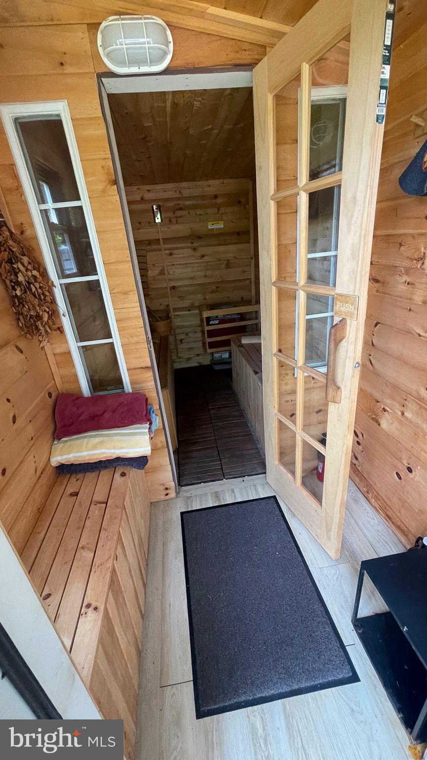 228 N RAILROAD AVENUE