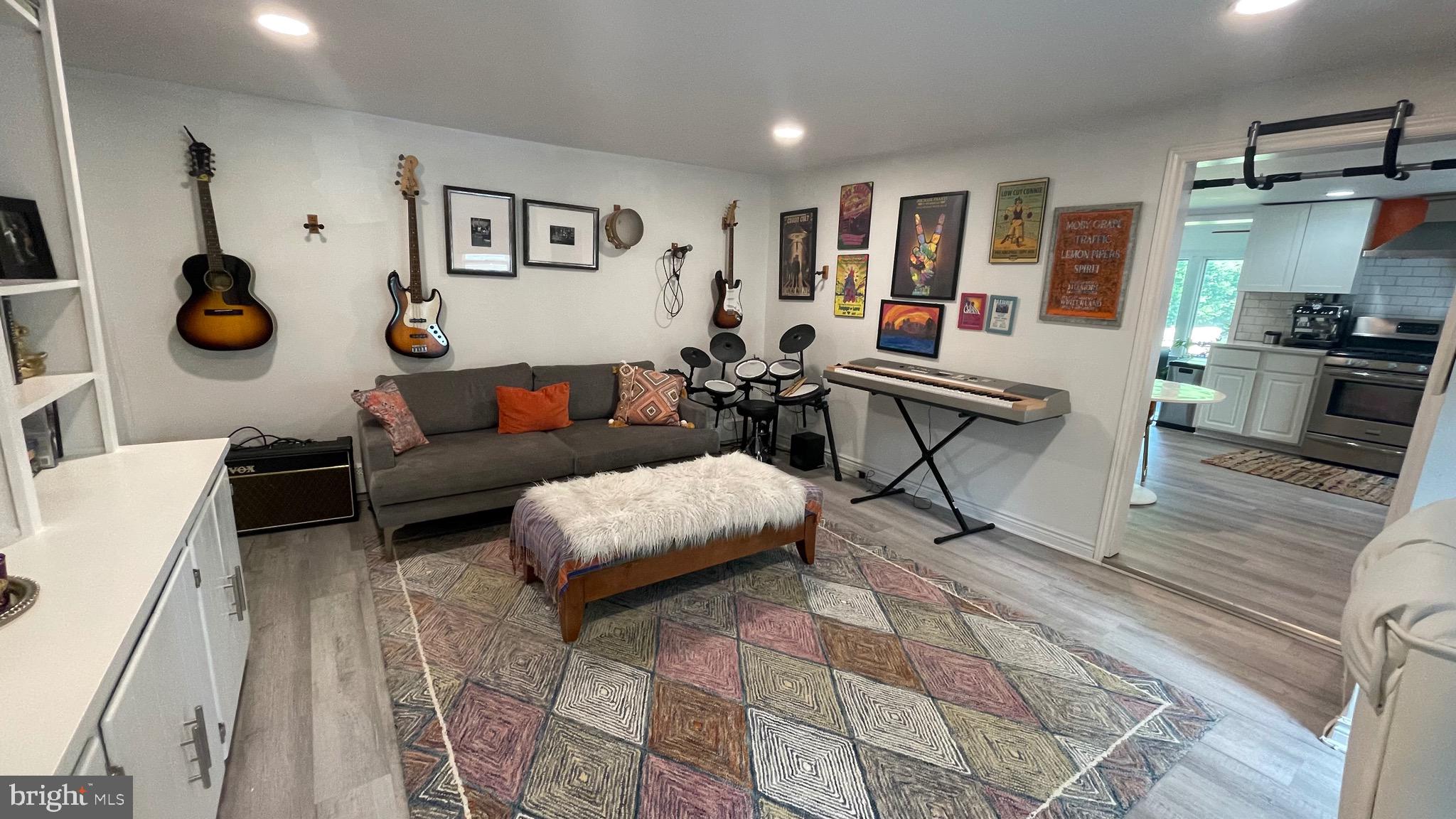 228 N RAILROAD AVENUE