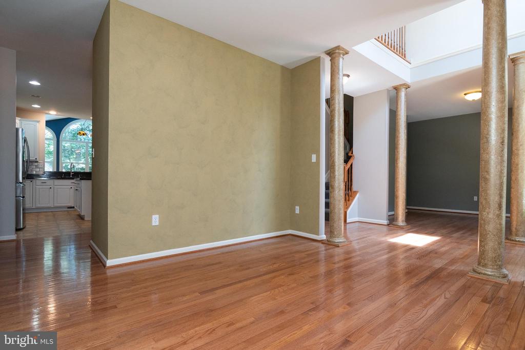 339 LORRAINE DRIVE
