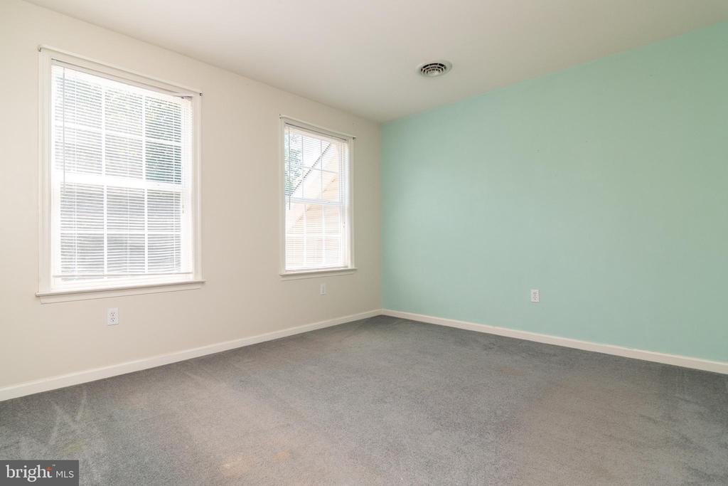 339 LORRAINE DRIVE