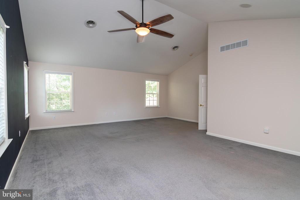 339 LORRAINE DRIVE