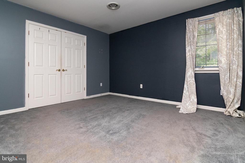 339 LORRAINE DRIVE