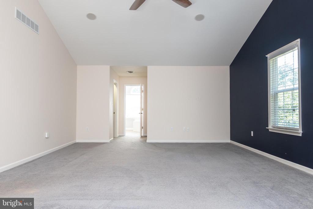 339 LORRAINE DRIVE