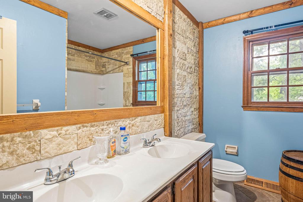 111 COBBLESTONE LANE
