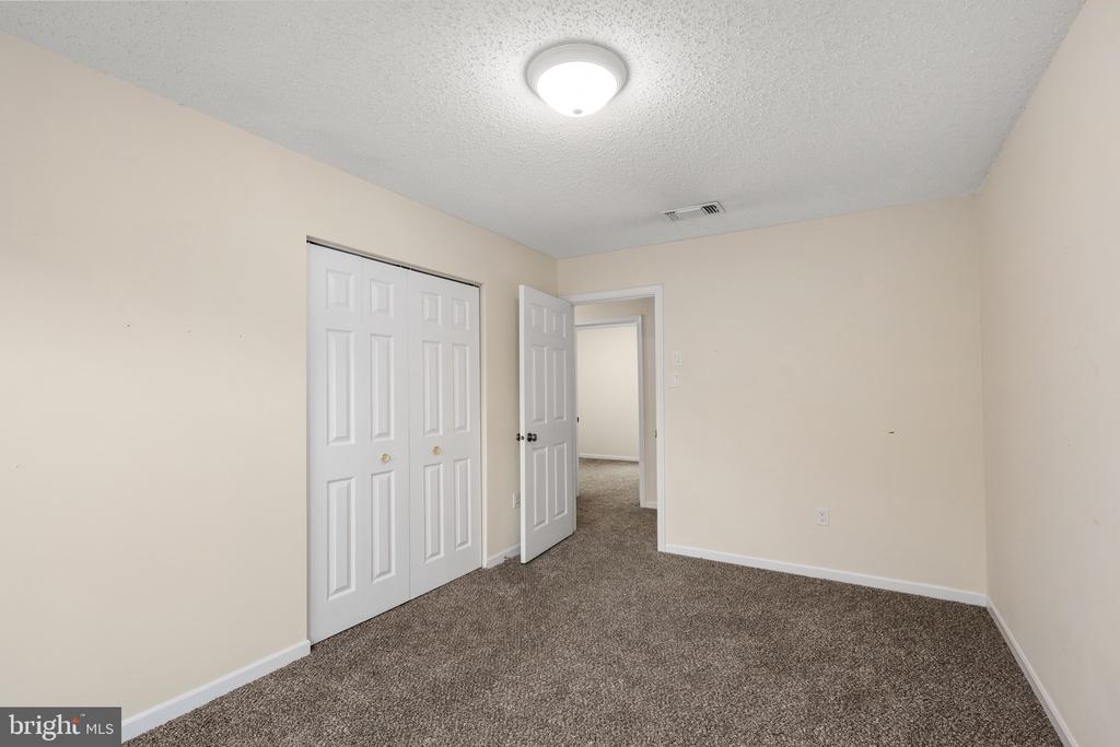 13 LORDSHIP LANE