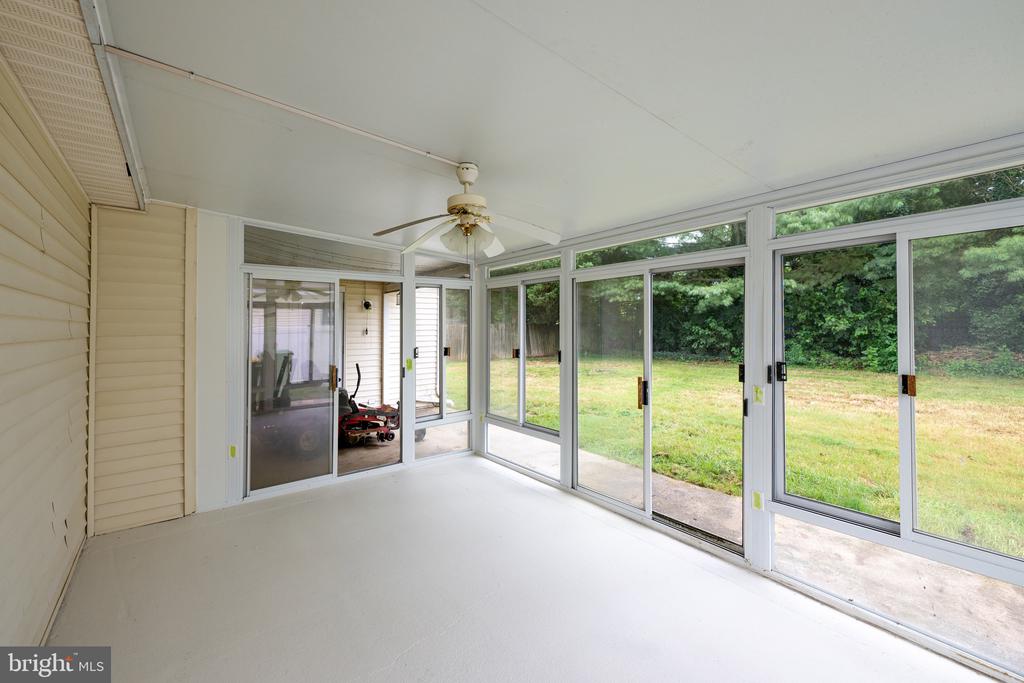 13 LORDSHIP LANE