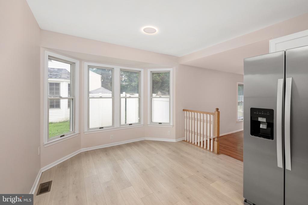 13 LORDSHIP LANE