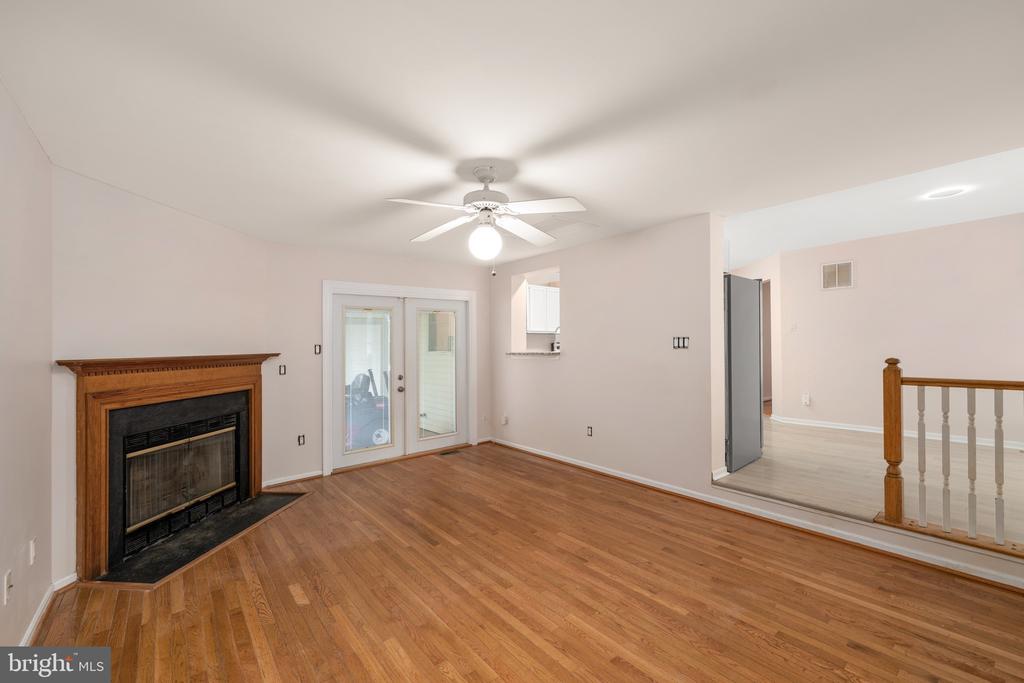 13 LORDSHIP LANE