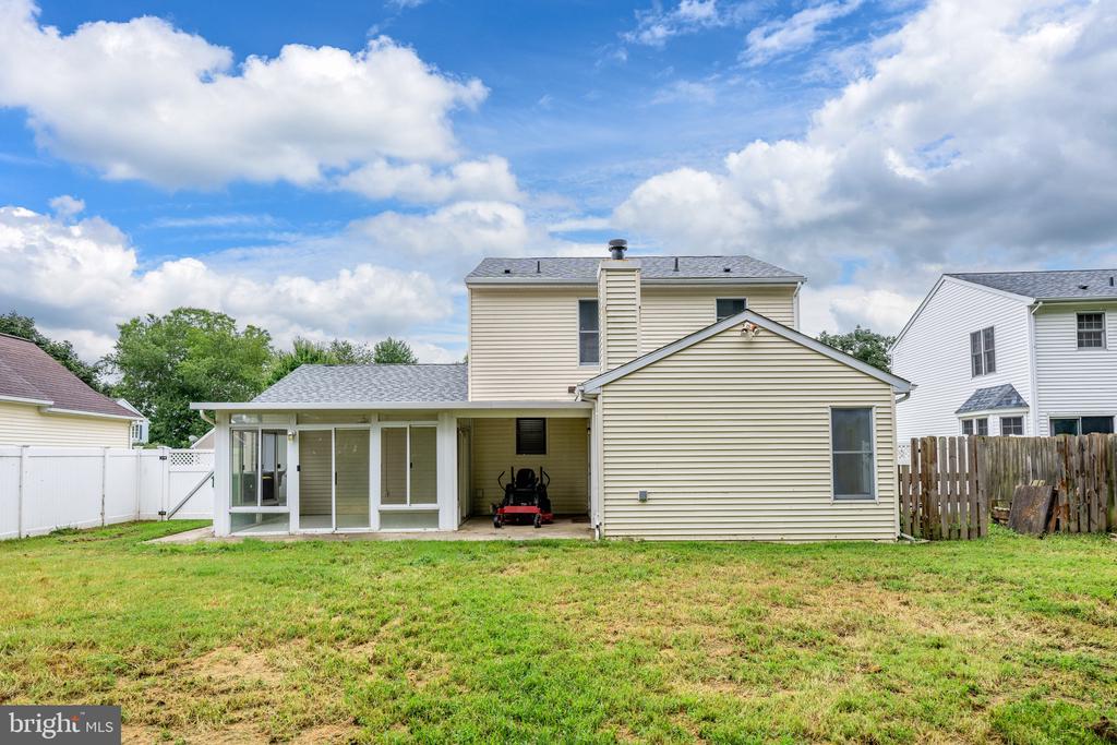 13 LORDSHIP LANE