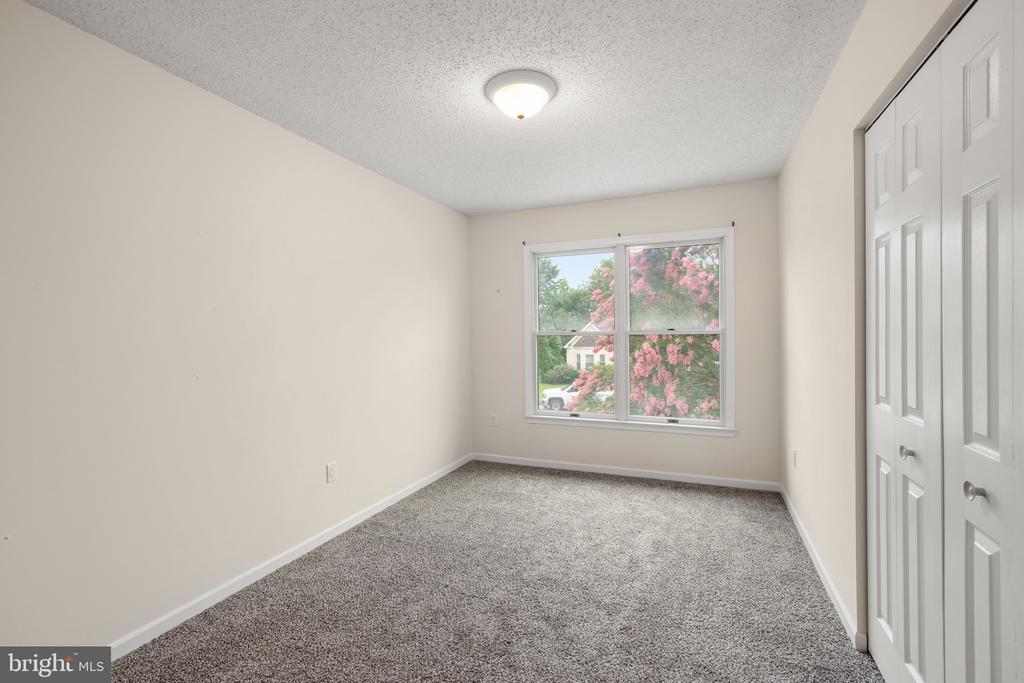 13 LORDSHIP LANE