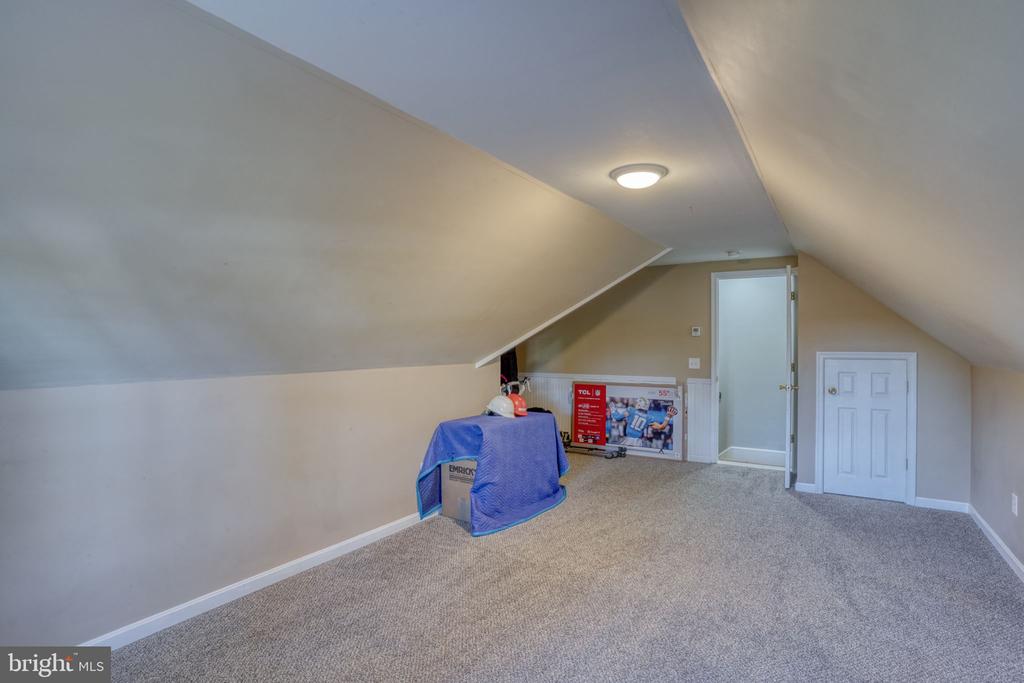 146 SHADYWOOD LANE