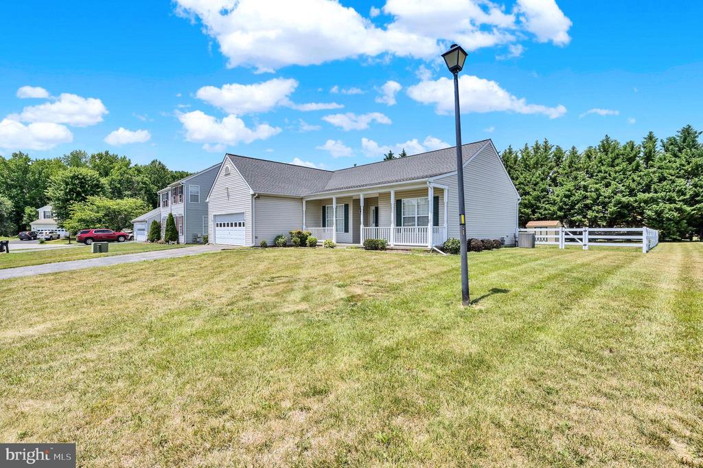 252 BERWICK LANE