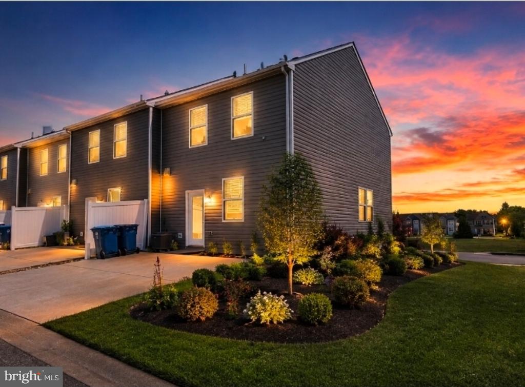 19 CAPRICORN WAY
