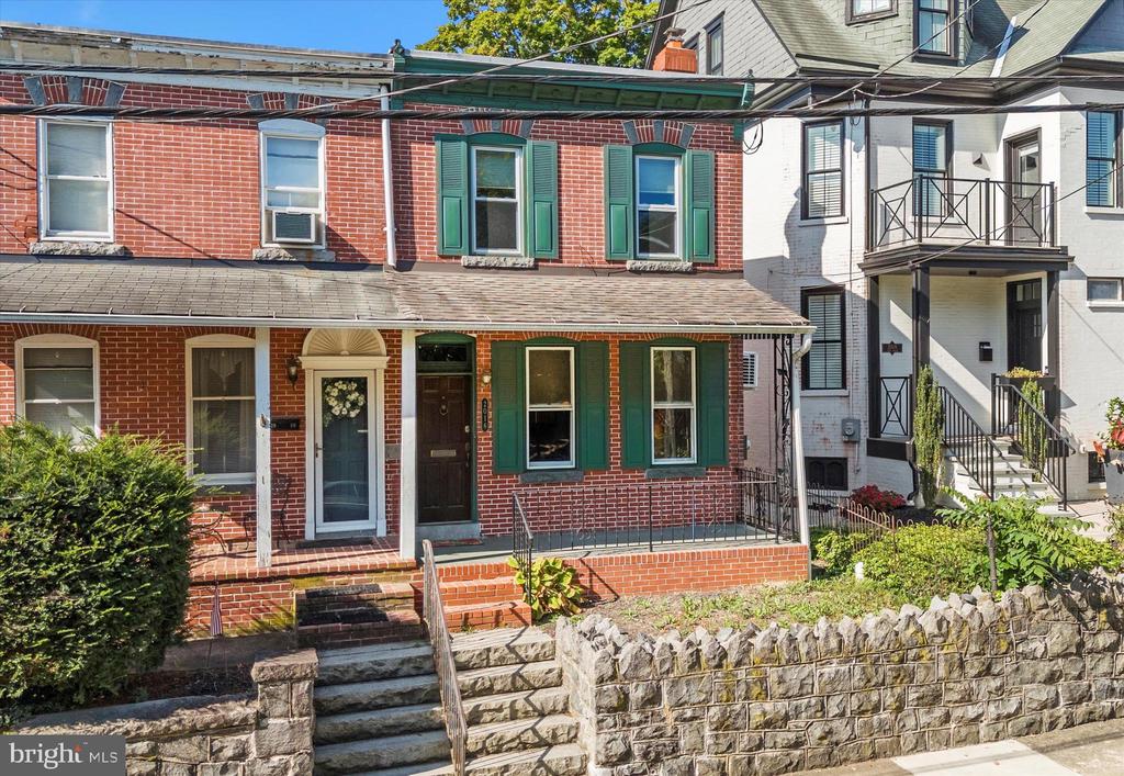 2016 GILPIN AVENUE