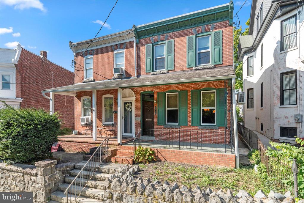 2016 GILPIN AVENUE