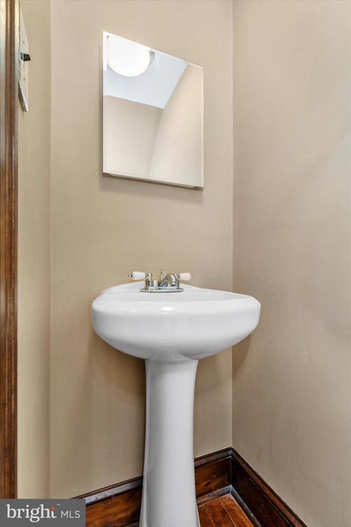 2016 GILPIN AVENUE