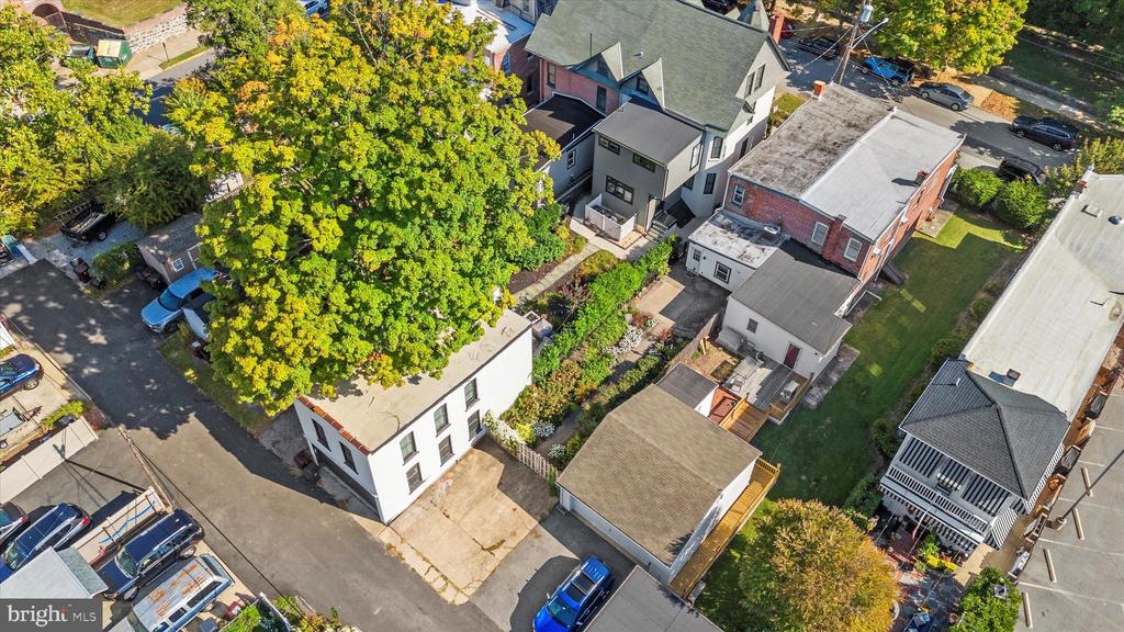 2016 GILPIN AVENUE