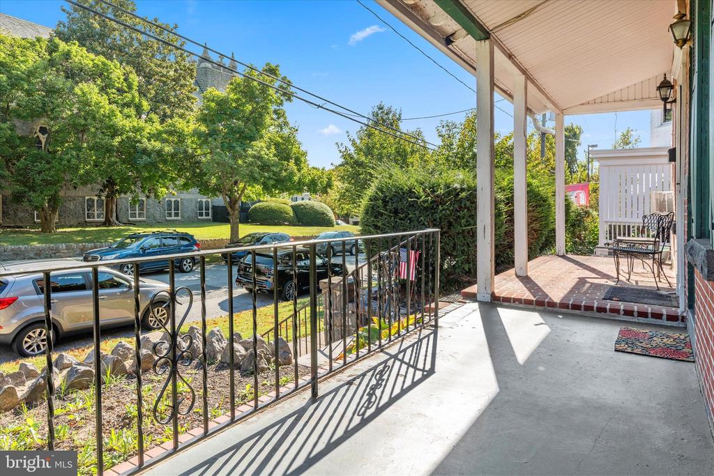 2016 GILPIN AVENUE