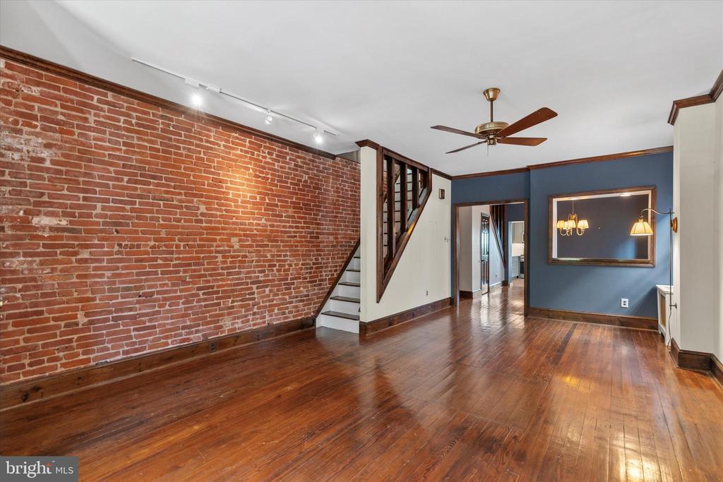 2016 GILPIN AVENUE