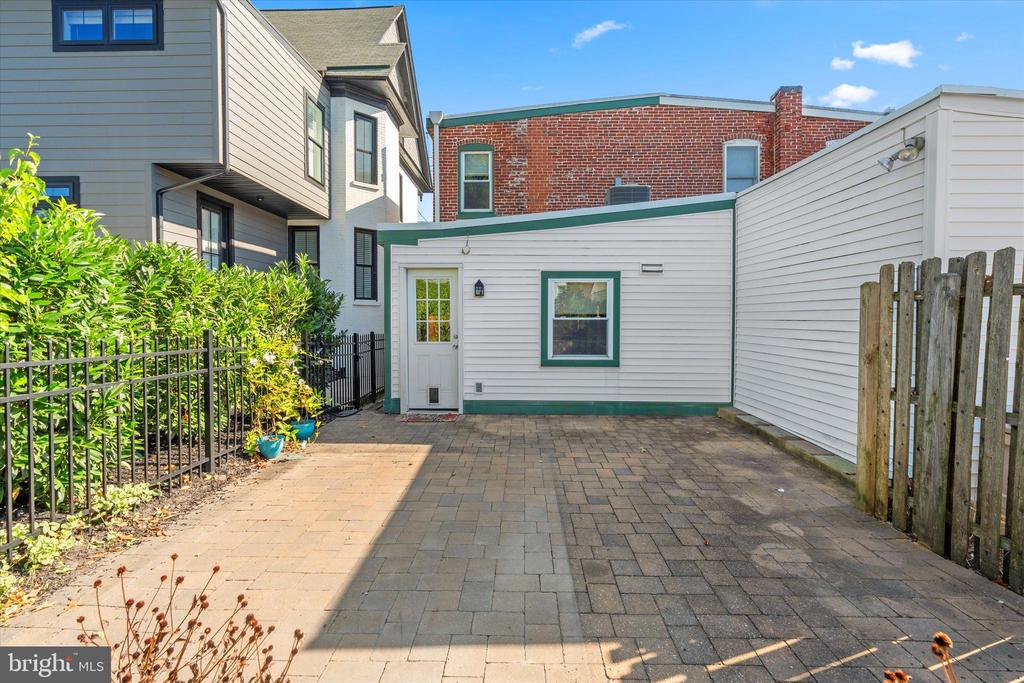 2016 GILPIN AVENUE