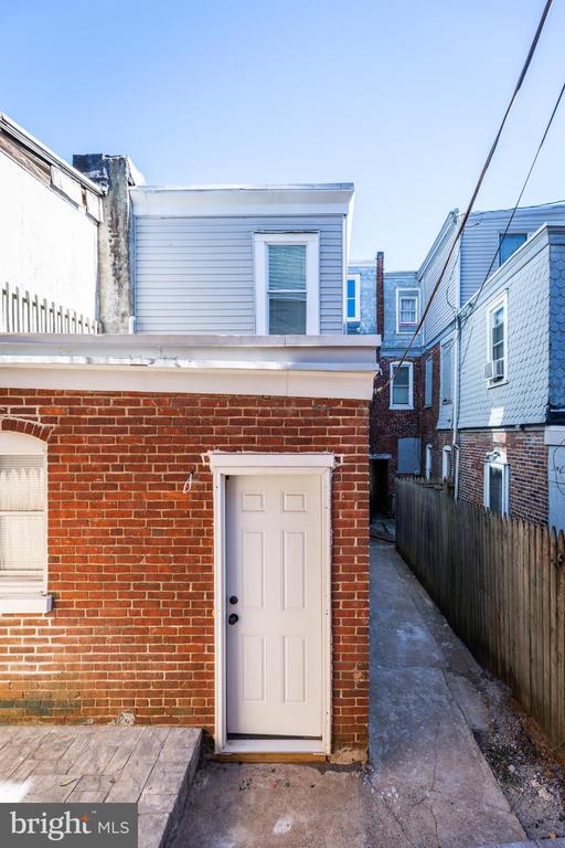605 N JACKSON STREET
