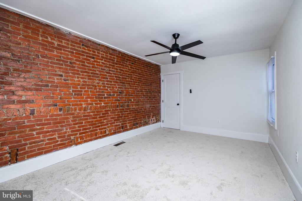 605 N JACKSON STREET