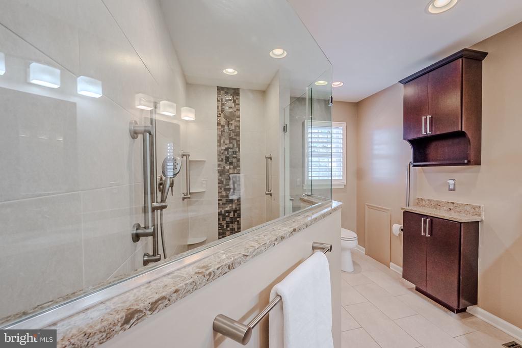 1 EYNON COURT