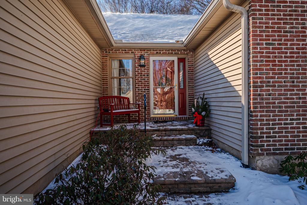 1 EYNON COURT