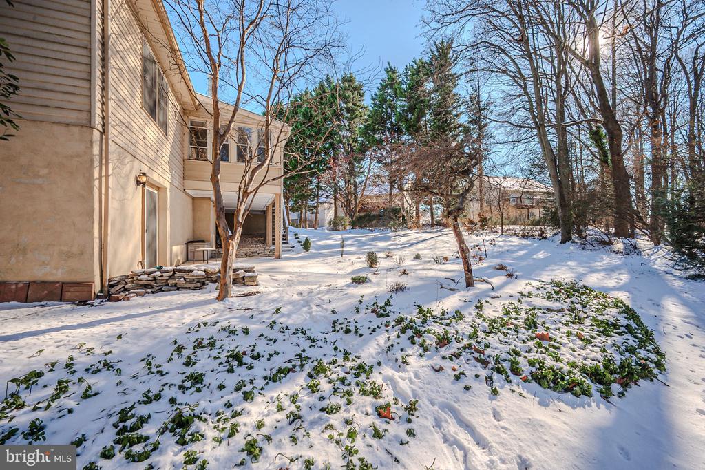 1 EYNON COURT