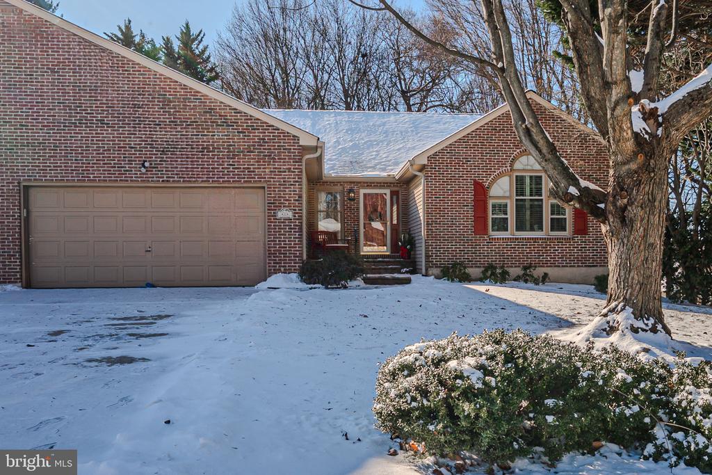 1 EYNON COURT