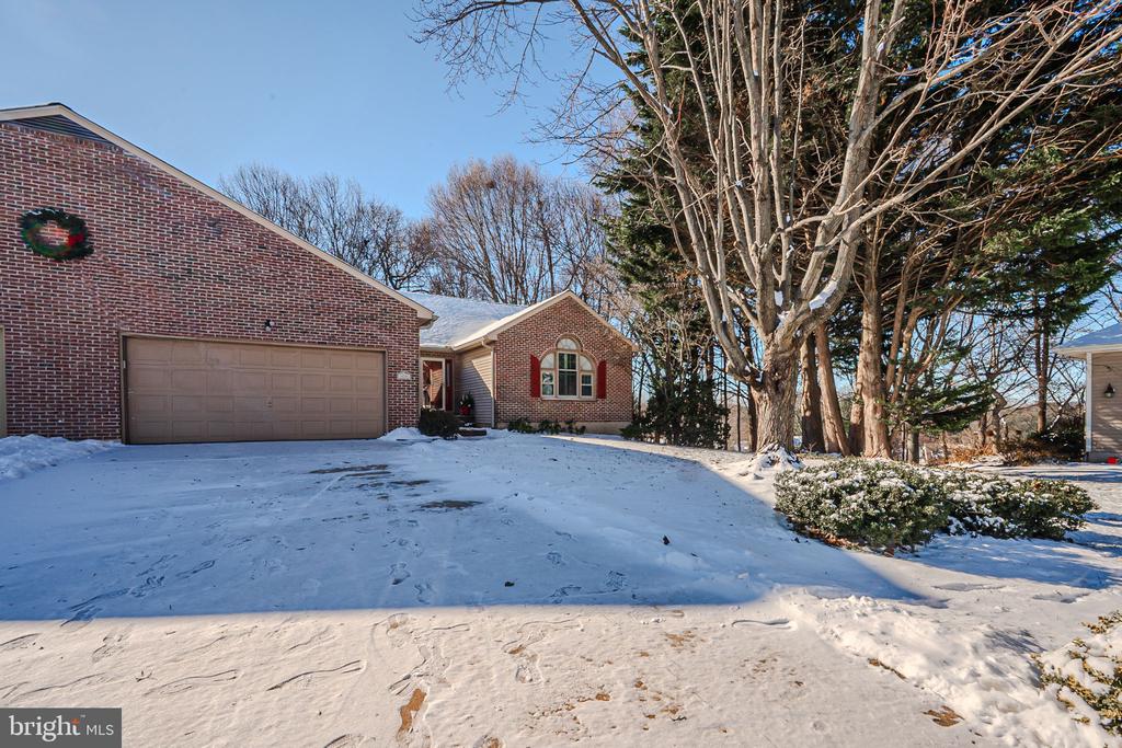 1 EYNON COURT