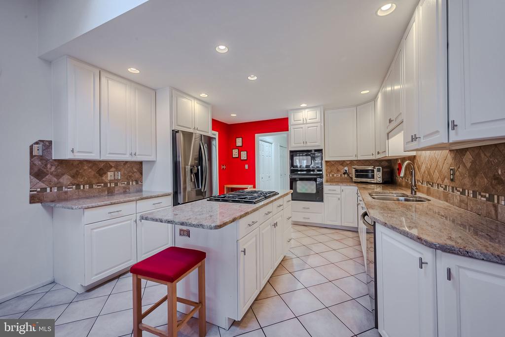 1 EYNON COURT